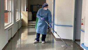 Personal de limpieza para centro hospitalario