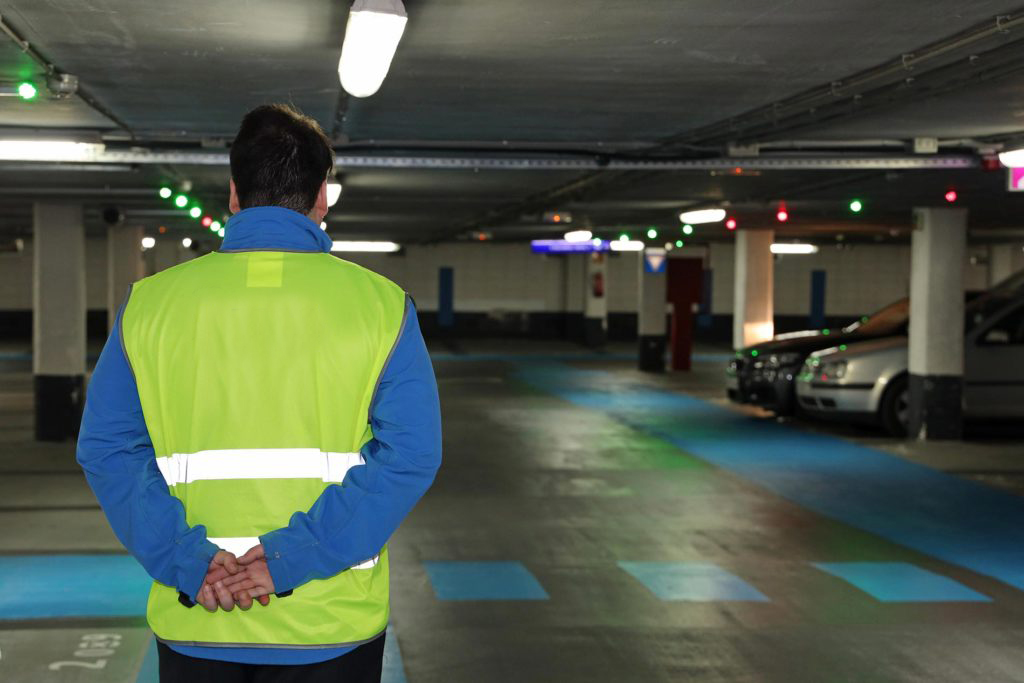 trabajar en parking publico